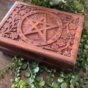 Cette boîte en bois pentagramme fera votre bonheur