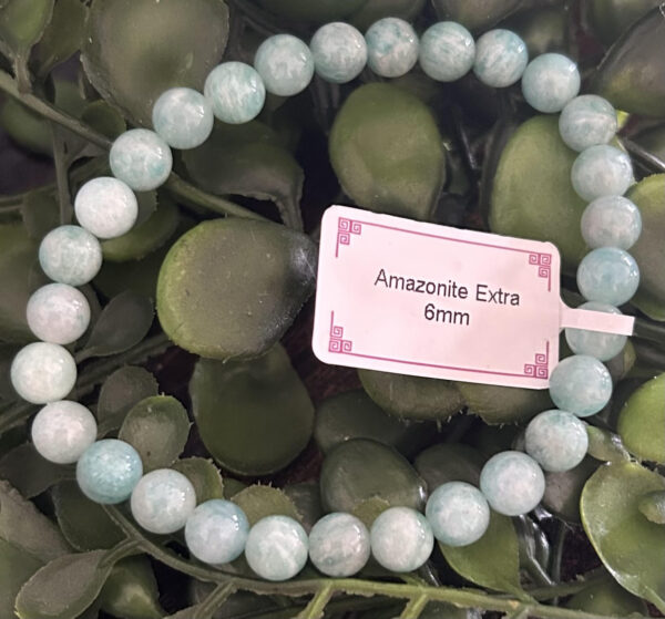 Ce bracelet en amazonite vous aidera à communiquer. Son nom est tiré du fleuve Amazone ou de nombreuses légendes entourent la pierre et son logeur