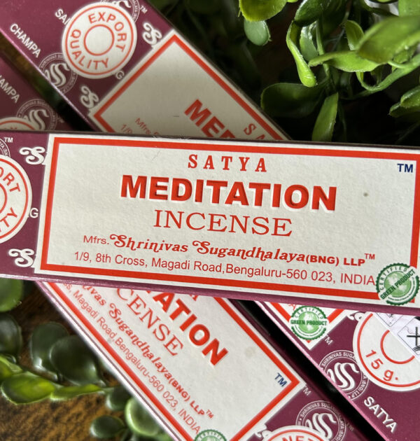 Les bâtonnets d’encens de méditation vont vous aider à vous recentrer dans le cadre des méthodes zen. Bouddhisme où chamanisme