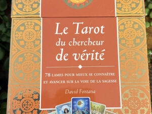 Le tarot du chercheur de vérité est un oracle de 78 cartes illustrées créé par David Fontana. Le tarot du chercheur de vérité est un coffret