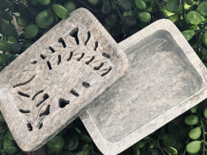 Ces porte-savons en pierre éléphant ont été fabriqués en Inde et sont en pierre naturelle de stéatite (soap stone garantie véritable)