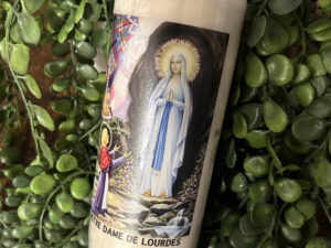 Ces neuvaines vous permettront de faire honneur à Notre-Dame de Lourdes. Elle est pour les croyants qui souhaiteraient se relever de leurs fautes.