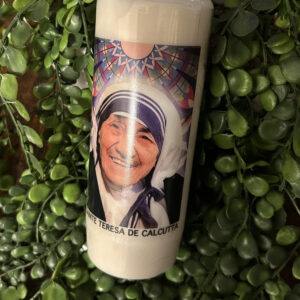 Ces neuvaines vous permettront de faire honneur à Sainte Teresa de Calcutta. Cette bougie encourage à la participation collective pour les croyants
