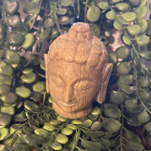 Cette statue tête de Bouddha en pierre sera du plus bel effet sur votre autel ou comme objet décoratif. Bouddha vous aidera à atteindre le nirvana