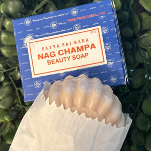 Les savons végan Satya Nag Champa pourront vous ravir grâce à leur fabrication entièrement naturelle. 150 grammes, vendue à l’unité