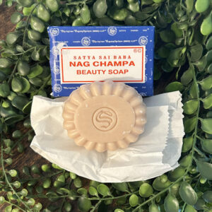Les savons végan Satya Nag Champa pourront vous ravir grâce à leur fabrication entièrement naturelle. 75 grammes, vendue à l’unité.